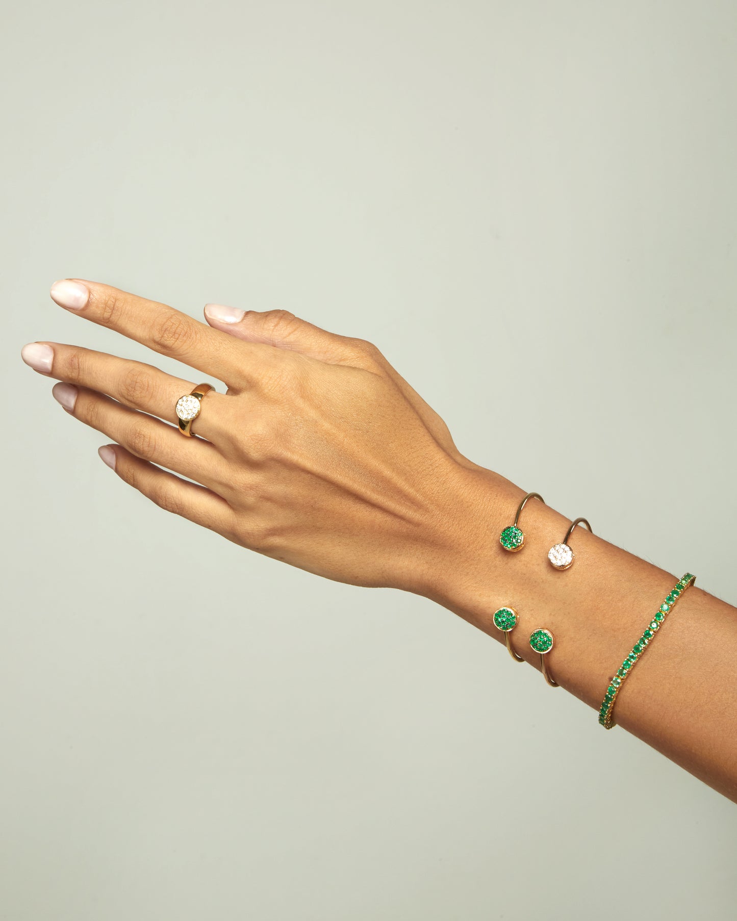 Resloute full emerald bangles