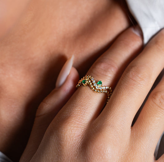 wavy bubble ring with emerald