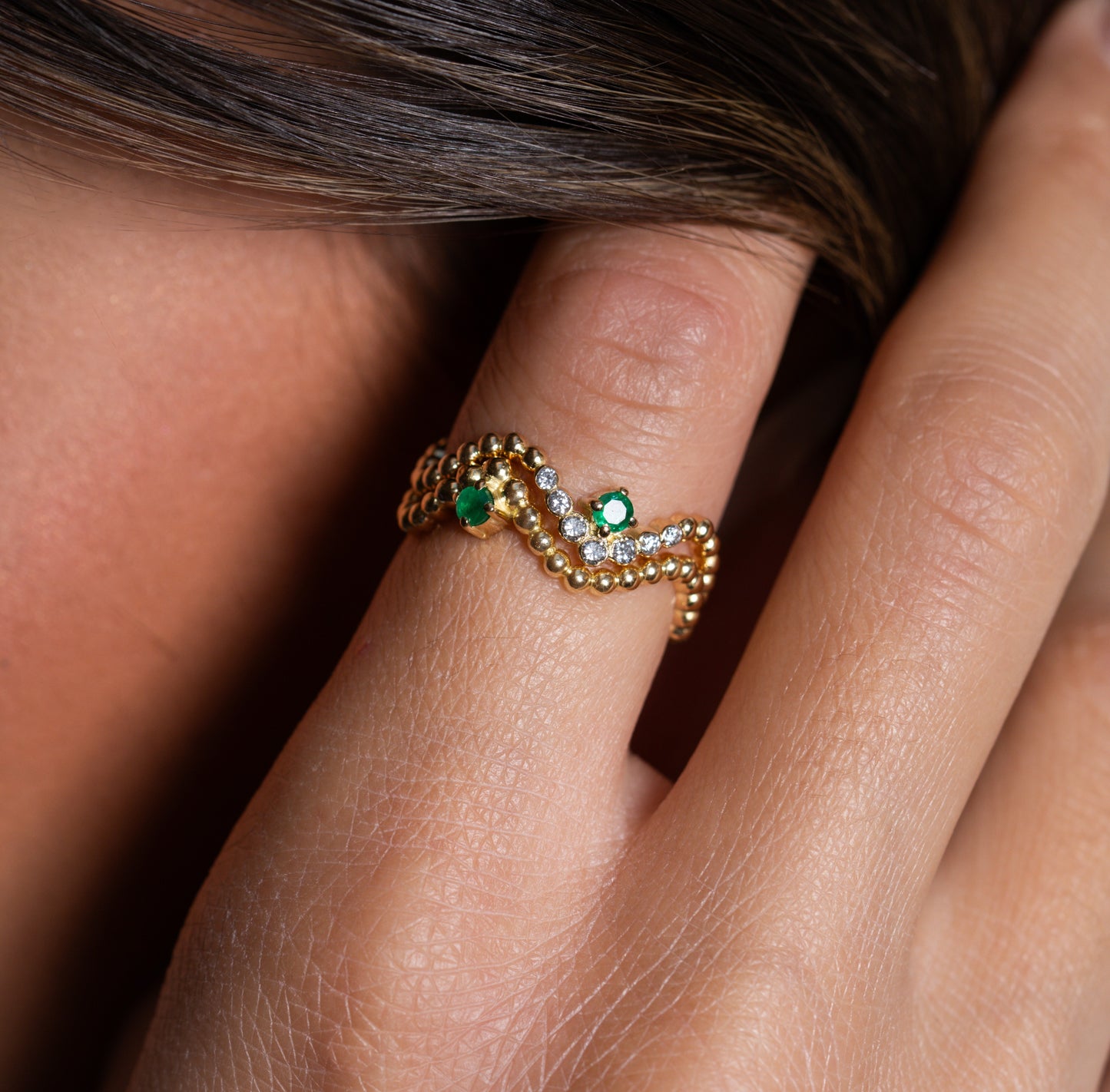 wavy bubble ring with emerald